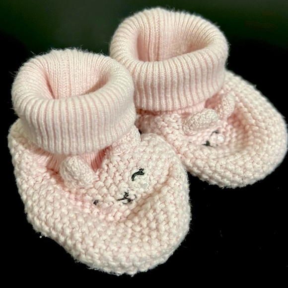 Carter's booties 0 months - Picture 2 of 2